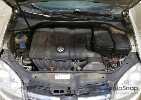 2010 Volkswagen Jetta Se z USA, uszkodzony, nr VIN 3VWRZ7AJ1AM123850